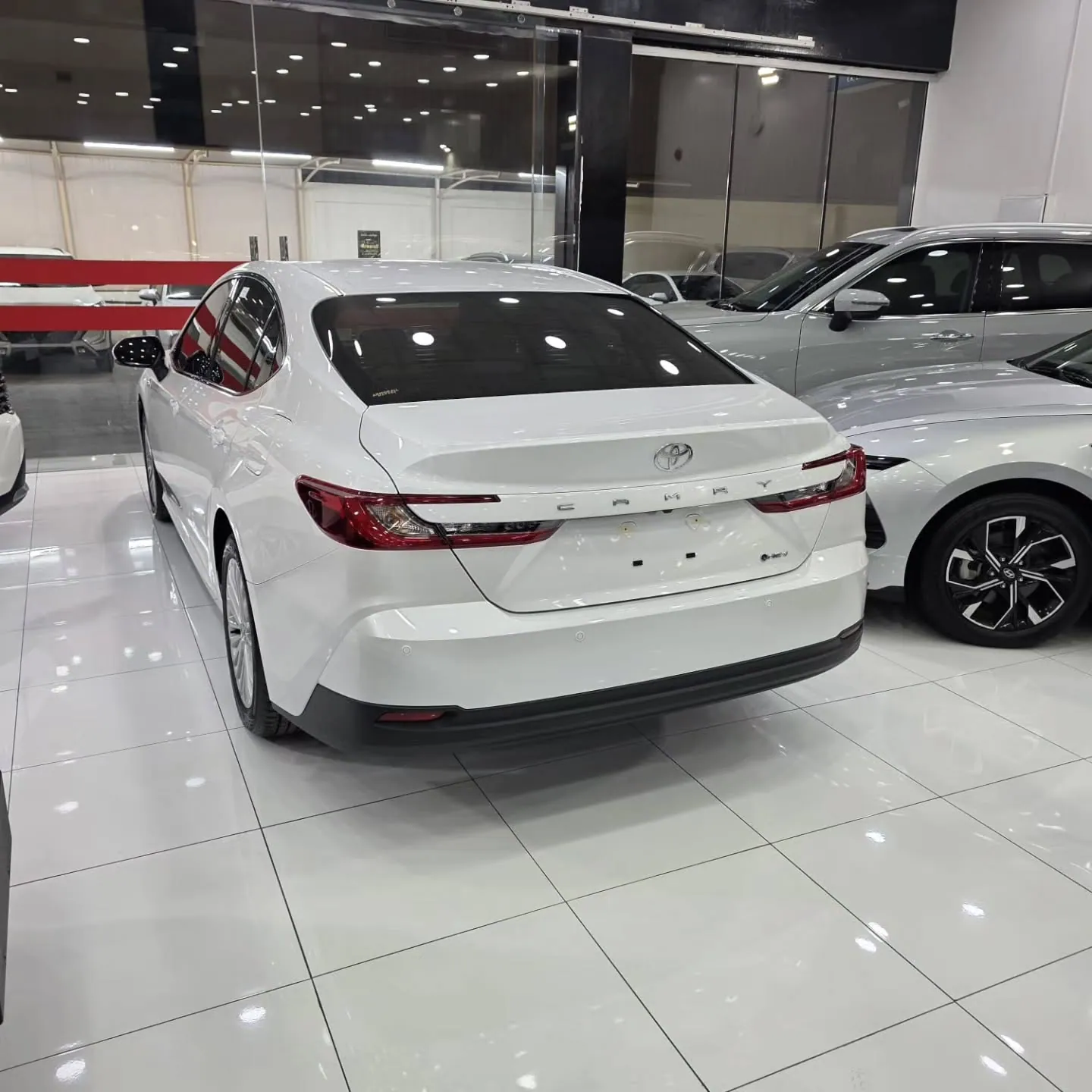 2026 Toyota Camry LE, photograph 3 of 6